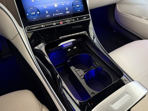 New 2025 Mercedes-Benz C 300 Sedan image 16