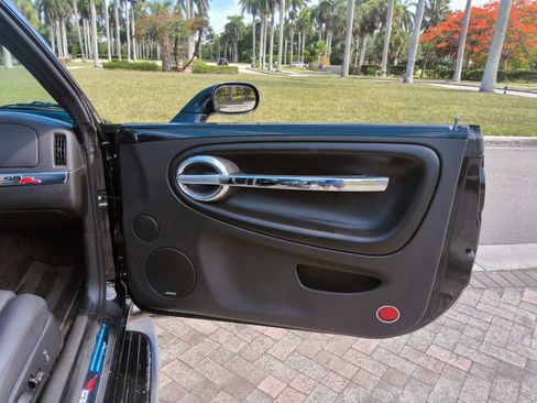 Used 2006 Chevrolet SSR w/ Preferred Equipment Group RWD image 13