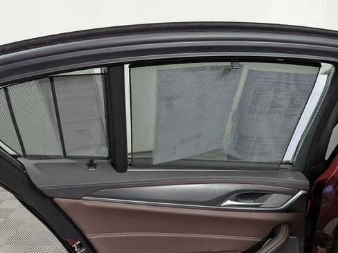 Used 2021 BMW M550i xDrive w/ Dynamic Handling Package image 44