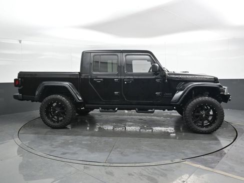 Used 2021 Jeep Gladiator Sport image 3