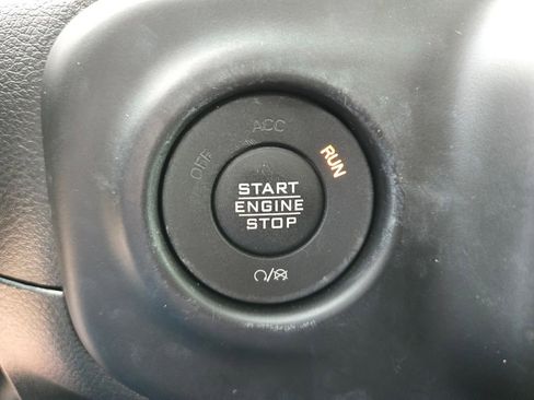 Used 2022 Jeep Wrangler Unlimited Sahara w/ Cold Weather Group image 22