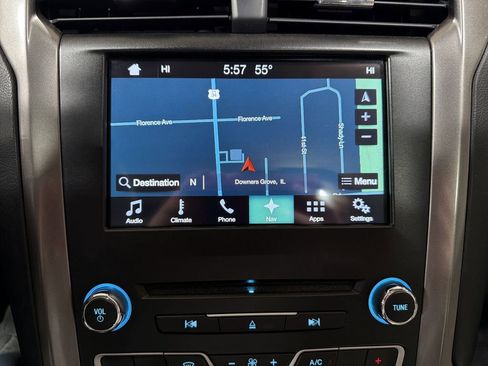 Used 2017 Ford Fusion SE w/ Fusion SE Technology Package image 20