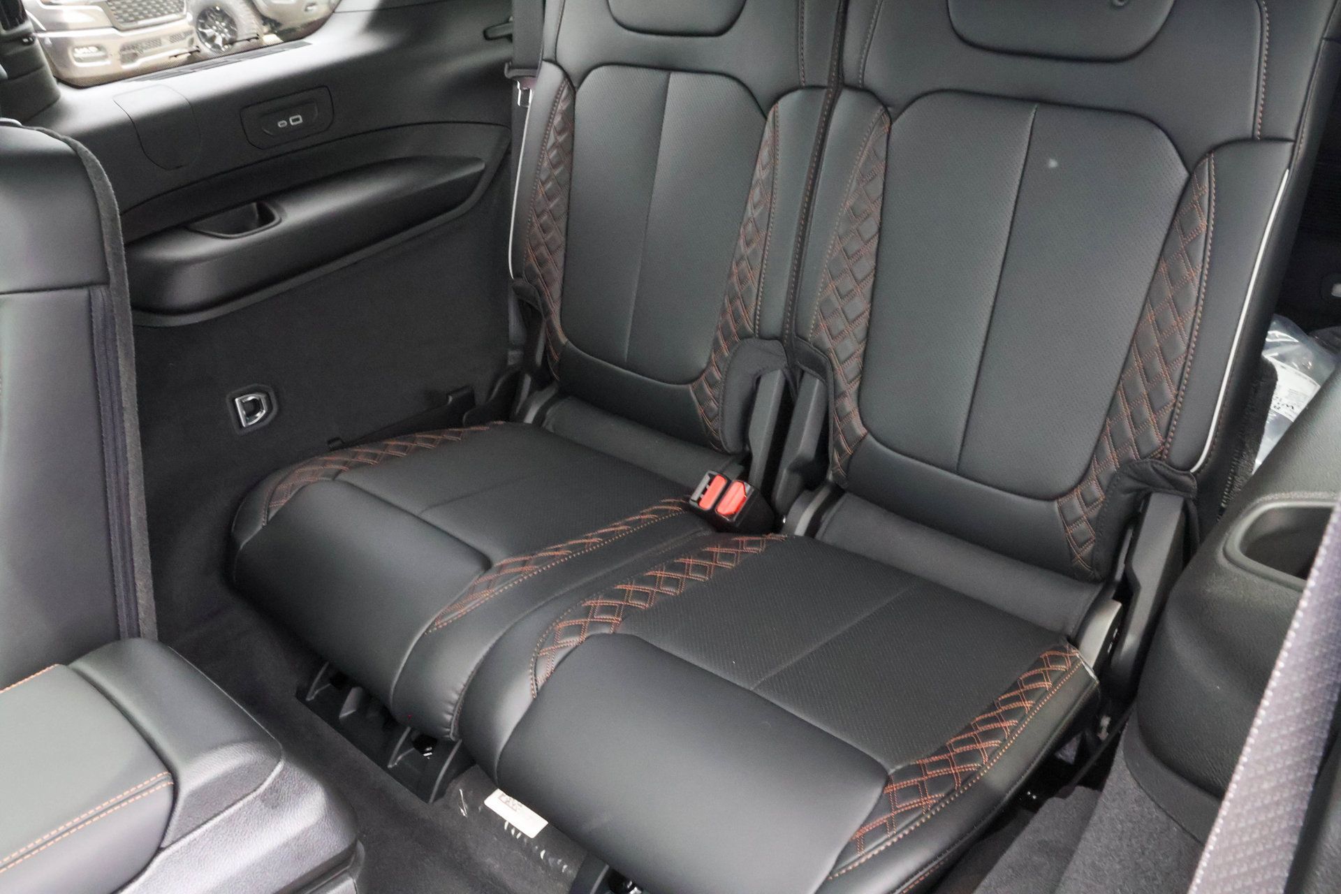 New 2026 Jeep Grand Cherokee L Summit w/ Obsidian Package AWD/4WD image 17