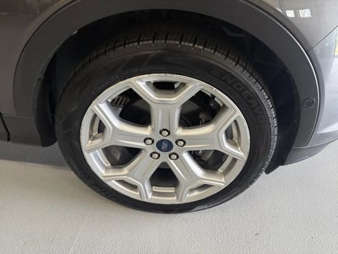 Used 2019 Ford Escape Titanium AWD/4WD image 38