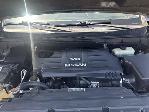 Used 2017 Nissan Titan SL RWD image 30