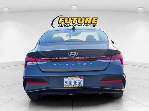Used 2025 Hyundai Elantra SE FWD image 6