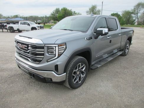 New 2026 GMC Sierra 1500 SLT image 10