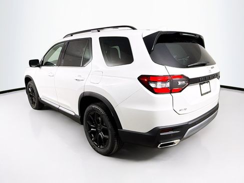 New 2025 Honda Pilot Touring image 32