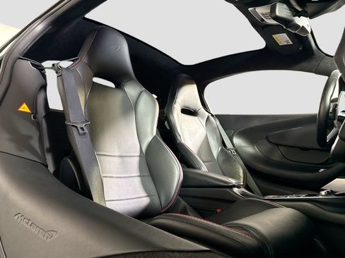 Used 2023 McLaren GT RWD image 16