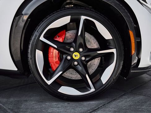 Used 2025 Ferrari Purosangue AWD/4WD image 32