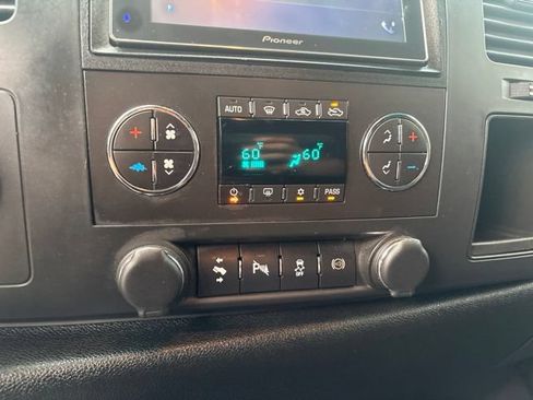 Used 2012 Chevrolet Silverado 2500 LT w/ Z71 Appearance Package AWD/4WD image 27
