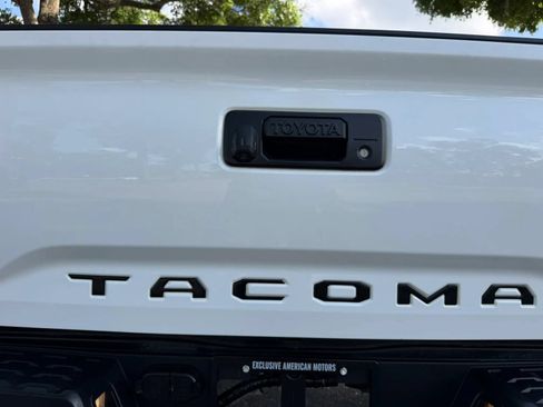 Used 2019 Toyota Tacoma TRD Sport w/ Technology Package AWD/4WD image 29