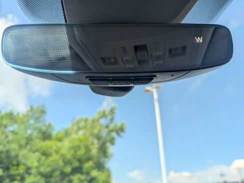 Used 2022 Volkswagen Tiguan SE image 24