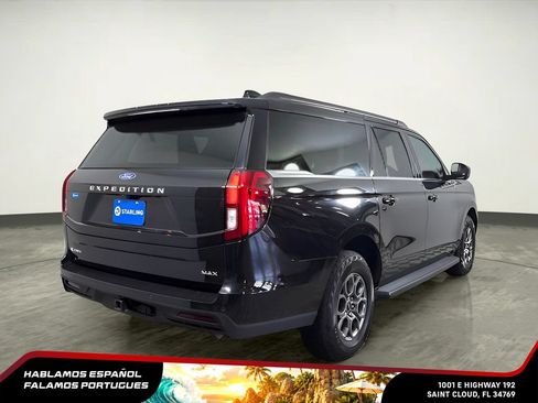 Used 2025 Ford Expedition Max Active AWD/4WD image 8