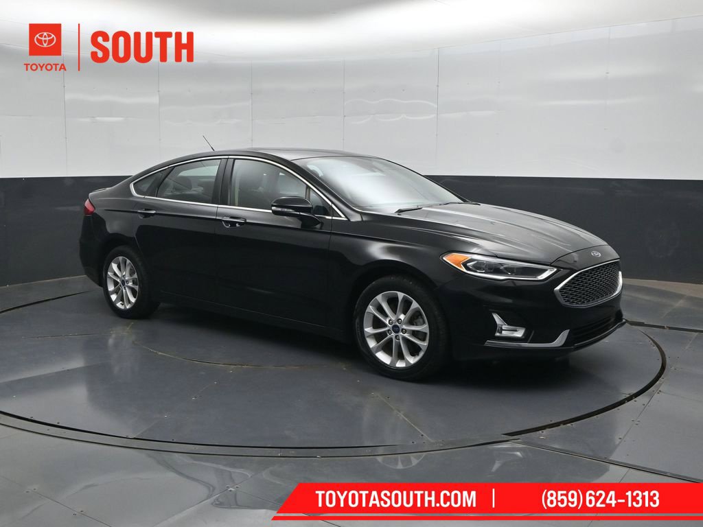 Used 2020 Ford Fusion Energi Titanium FWD image 4