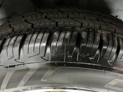 Used 2020 Nissan Pathfinder SV image 35