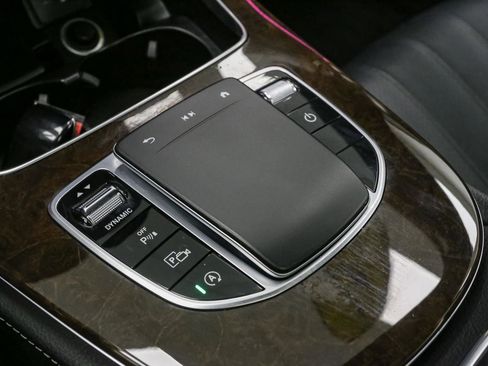 Used 2021 Mercedes-Benz E 350 4MATIC Sedan image 39