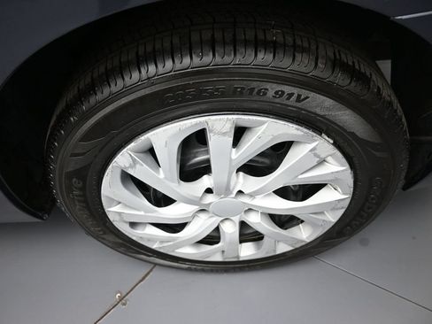 Used 2018 Toyota Corolla LE w/ Body Protection Package FWD image 15