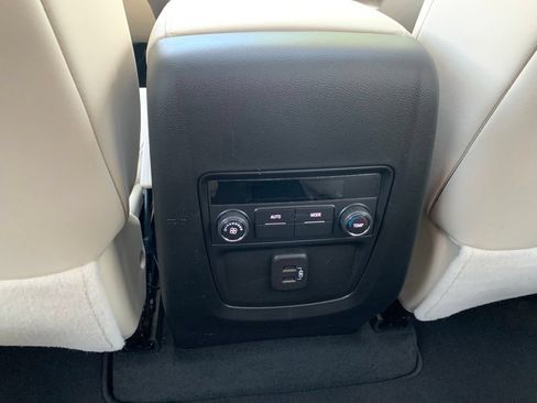 Used 2023 Buick Enclave Essence w/ Experience Buick Package FWD image 17