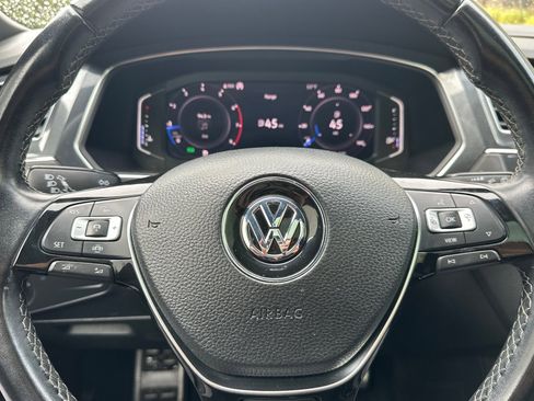 Used 2019 Volkswagen Tiguan SEL R-Line image 34