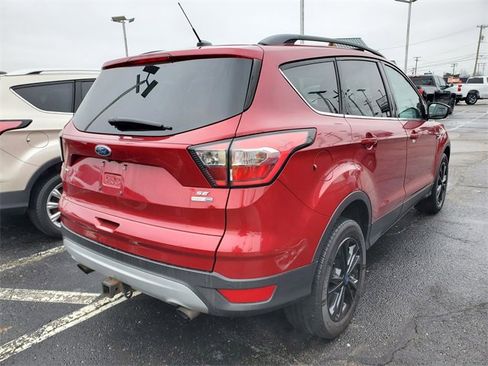 Used 2017 Ford Escape SE w/ Equipment Group 201A image 4