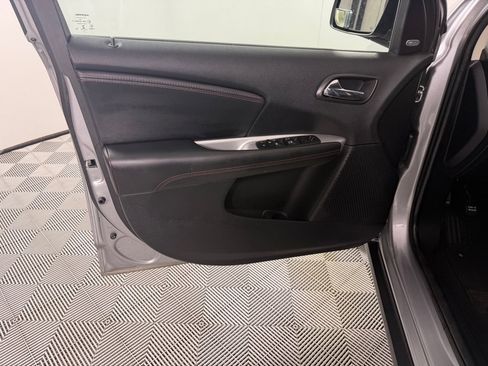 Used 2019 Dodge Journey GT w/ Nav & Sun Group FWD image 12