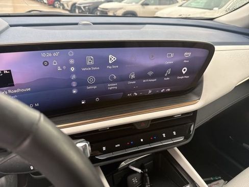 Used 2025 Buick Envision Avenir AWD/4WD image 14