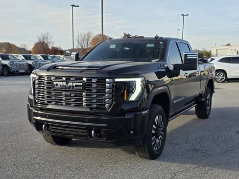 Used 2025 GMC Sierra 2500 Denali Ultimate image 3