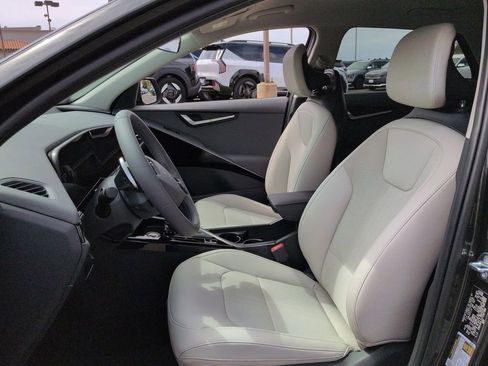 New 2026 Kia Niro EX FWD image 20