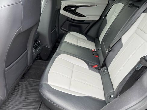 Used 2022 Land Rover Range Rover Evoque R-Dynamic S image 33