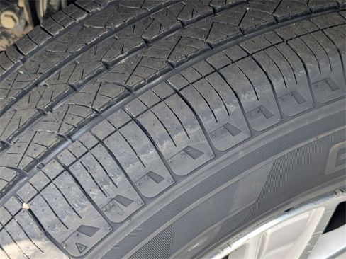 Used 2018 GMC Sierra 1500 SLE image 11