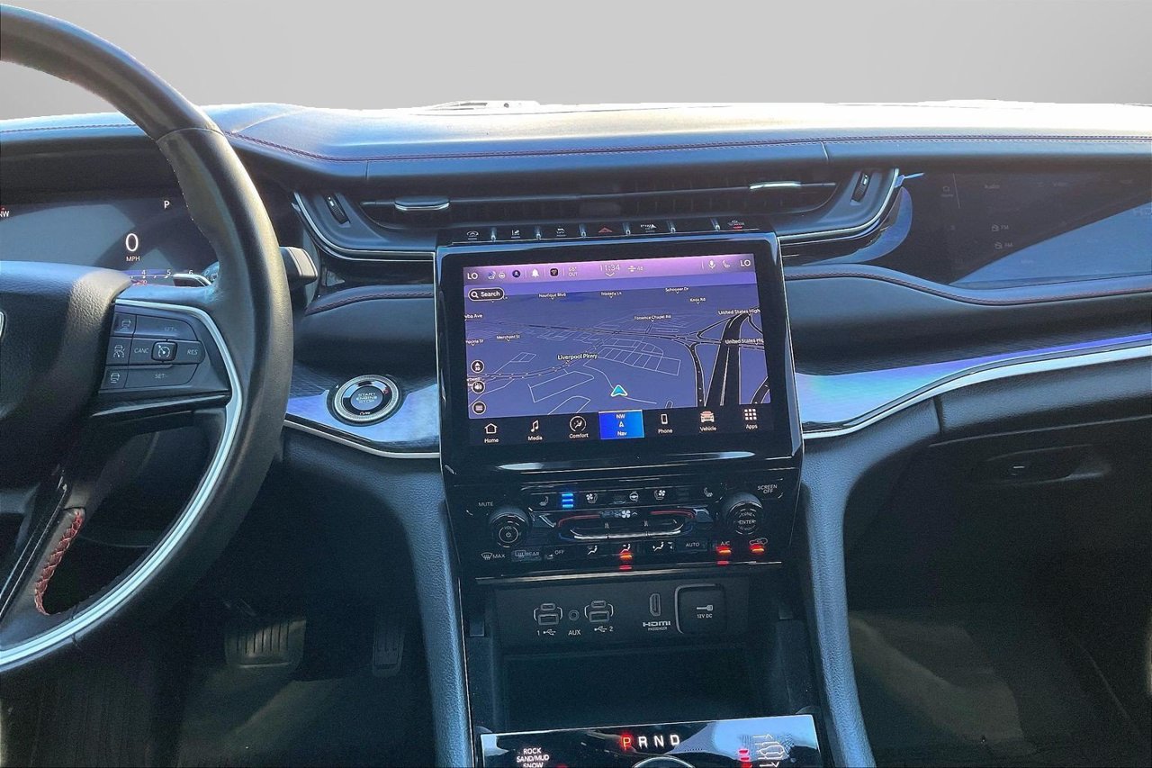 Certified 2022 Jeep Grand Cherokee Trailhawk w/ Luxury Tech Group III AWD/4WD image 12