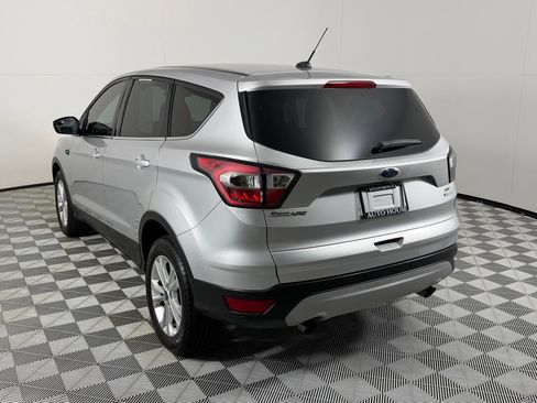 Used 2017 Ford Escape SE FWD image 7