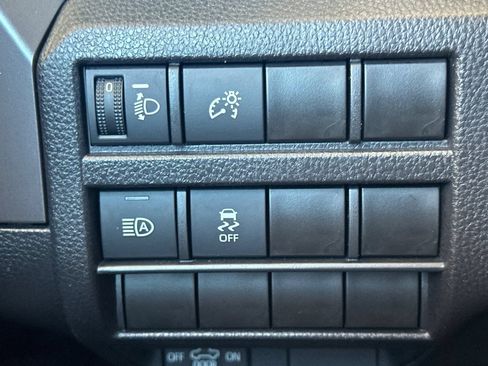 Certified 2024 Toyota Tacoma SR5 AWD/4WD image 29