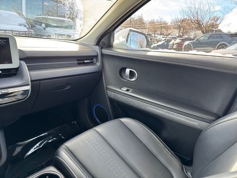Used 2022 Hyundai Ioniq 5 Limited image 34