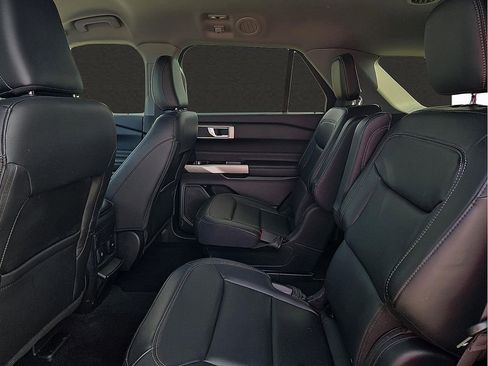 Used 2023 Ford Explorer XLT w/ Equipment Group 202A image 10