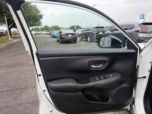 Used 2024 Honda HR-V Sport image 9