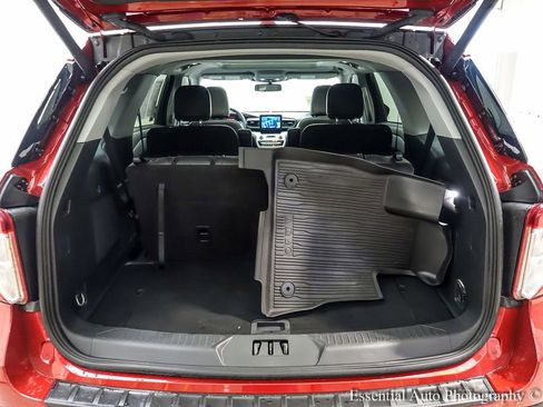 Used 2024 Ford Explorer XLT w/ Equipment Group 202A image 25