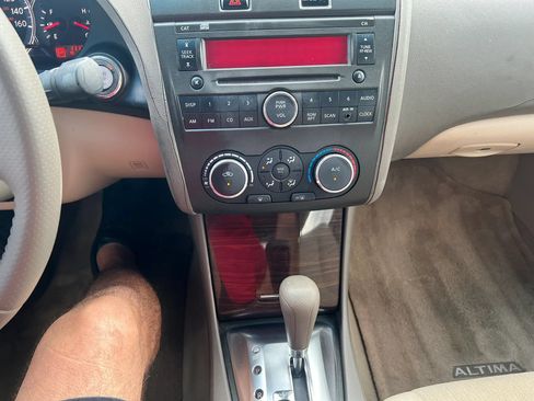 Used 2012 Nissan Altima 2.5 S w/ Convenience Pkg FWD image 10