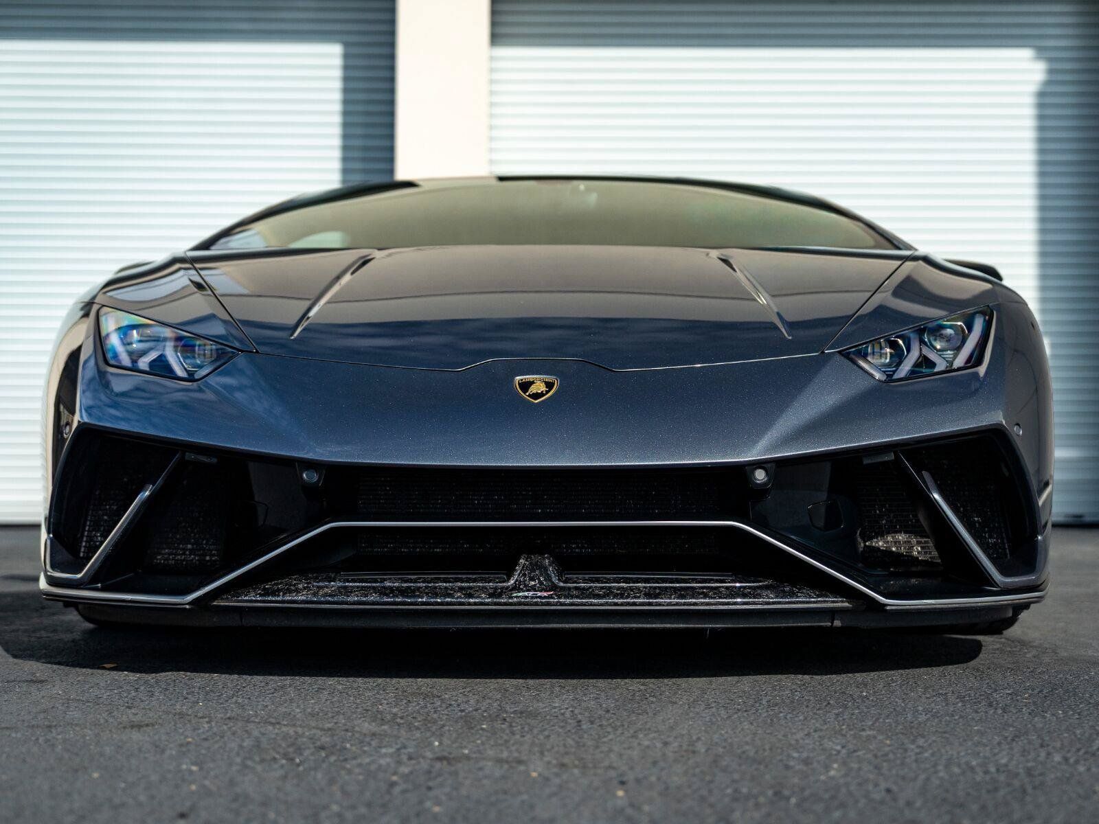 Used 2018 Lamborghini Huracan Performante AWD/4WD image 21