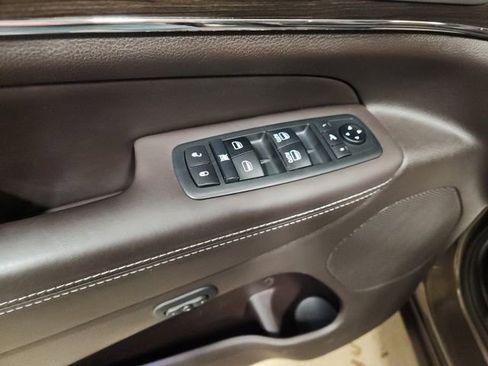 Used 2018 Jeep Grand Cherokee Overland image 23