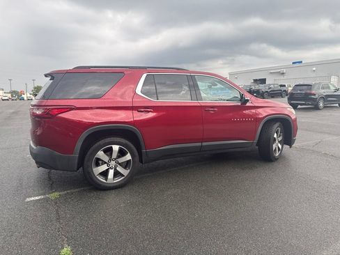 Used 2019 Chevrolet Traverse LT w/ LT Premium Package AWD/4WD image 2
