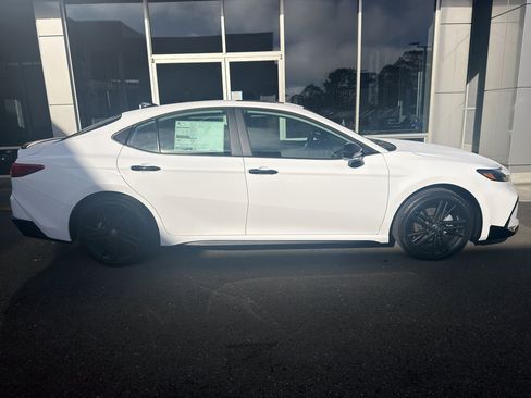New 2026 Toyota Camry Hybrid w/ Convenience Package AWD/4WD image 2
