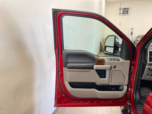 Used 2019 Ford F150 Lariat w/ Equipment Group 502A Luxury image 15