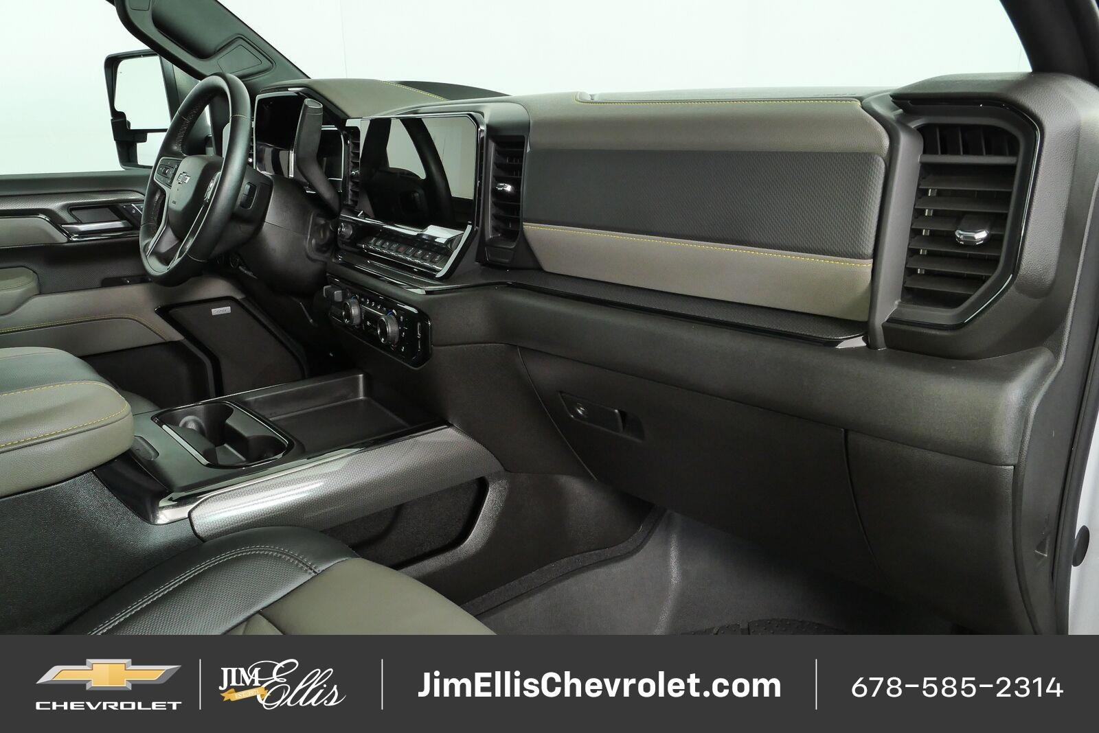 Used 2025 Chevrolet Silverado 2500 ZR2 w/ Technology Package AWD/4WD image 22