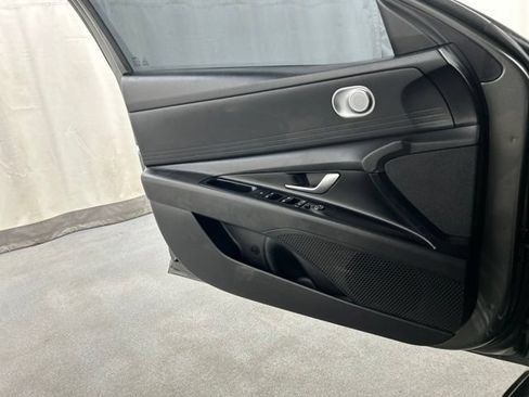 Used 2025 Hyundai Elantra SE FWD image 15