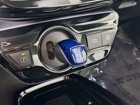 Certified 2019 Toyota Prius XLE w/ Carpet Mat Package image 16