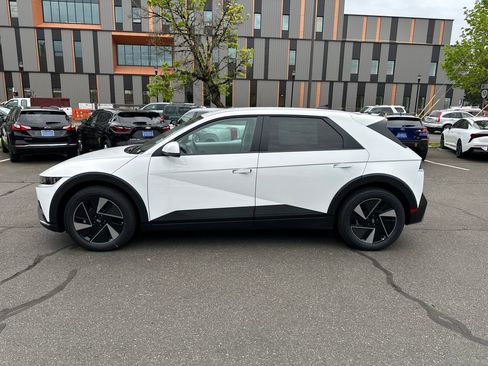New 2026 Hyundai Ioniq 5 SE AWD/4WD image 3