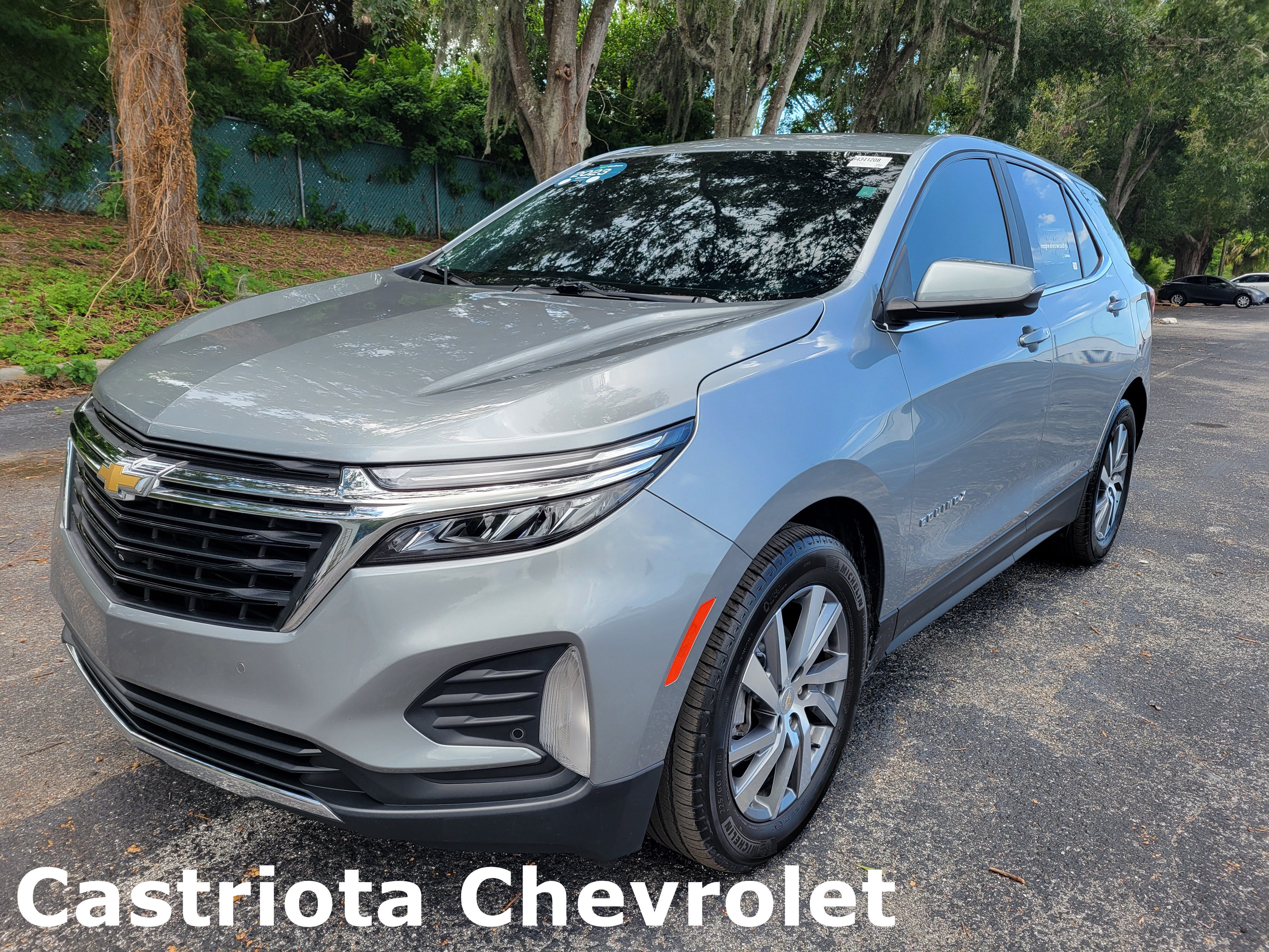 Used 2023 Chevrolet Equinox LT FWD image 1