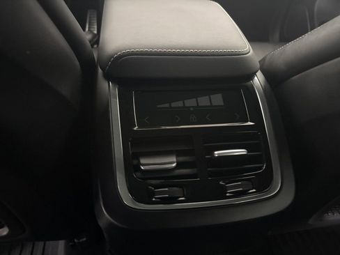 Used 2020 Volvo XC60 T5 R-Design AWD/4WD image 22
